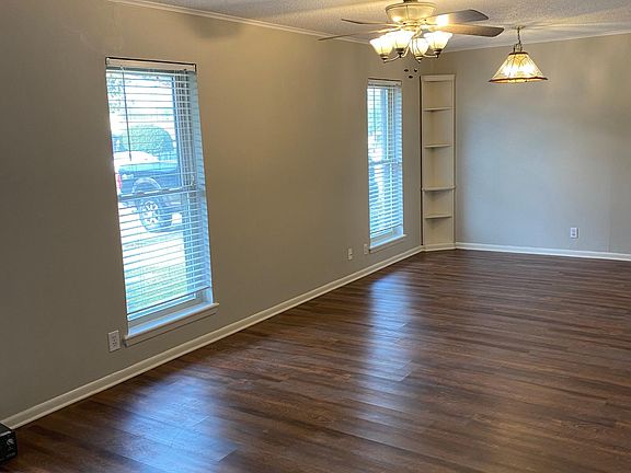 2nd image of 3209 Dauphine Dr