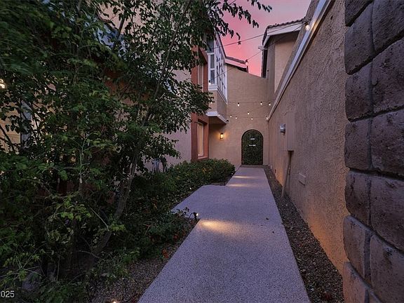5th image of 3034 Bel Air Dr