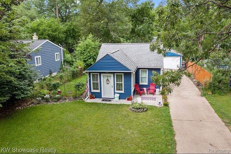 1st image of 2394 Archdale
