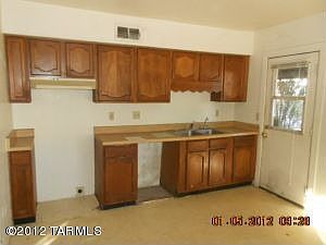 5th image of 4371 N Frey Ave