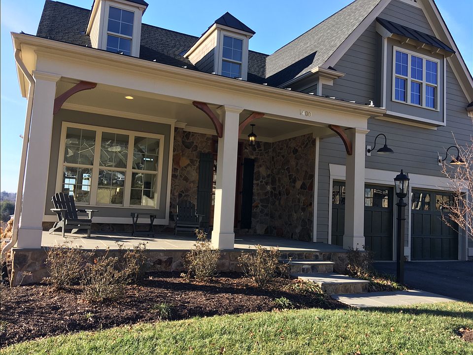 2nd image of 1400 Terrace Ln