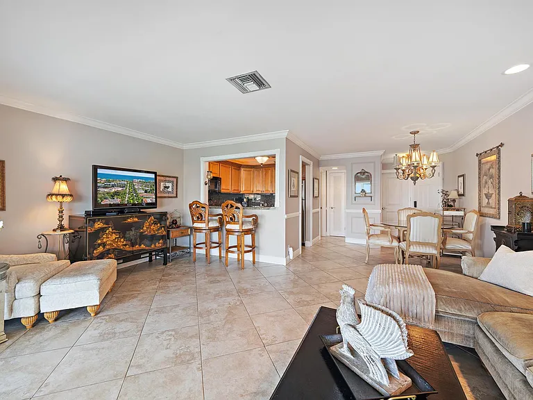 400 Wilma Cir #309 — Photo 16
