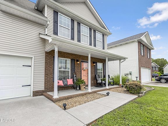 4th image of 2717 Tuberose Ln