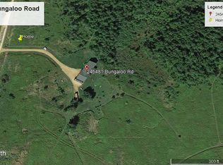 6969 Bungaloo Rd, Athens, WI 54411