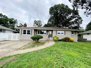 21 Ruland Rd, Selden, NY 11784