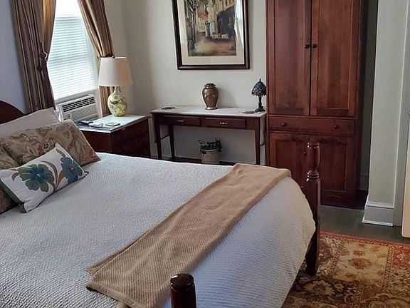 5th image of 470 Farmington Ave #2