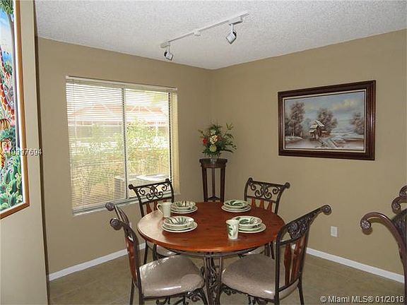 5th image of 952 Coral Club Dr #952