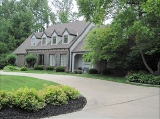 10 Eastwood Dr, Saint Joseph, MO 64506