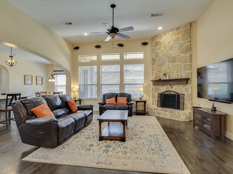 1604 Woodrose Ct — Photo 17