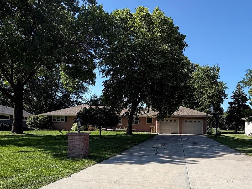1st image of 2426 Pioneer Blvd