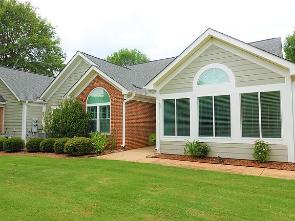 5th image of 303 Heritage Club Dr #1