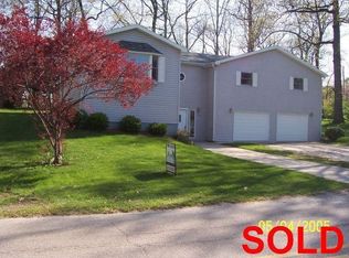 3213 Country Club Dr E, Rochester, IN 46975