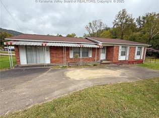 302 Campbell Ave, Pratt, WV 25162