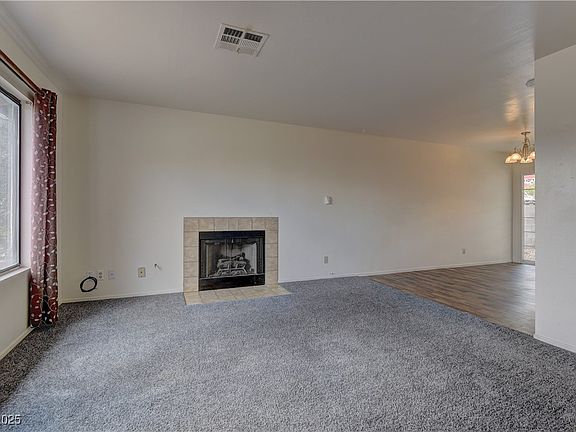 4th image of 392 Dooley Dr