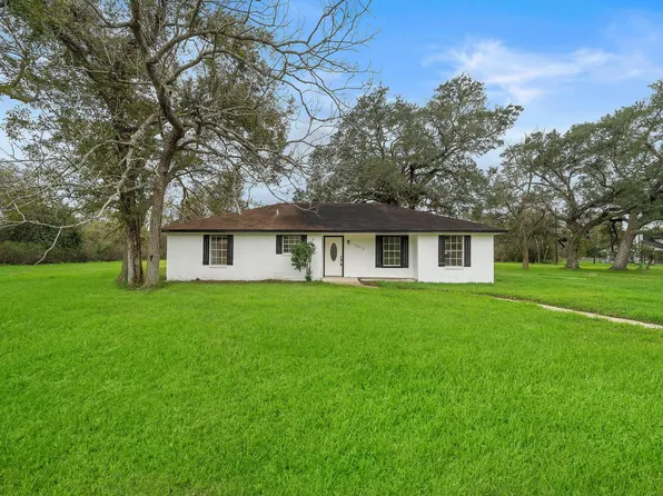 10219 Weldon Rd, Freeport, TX 77541