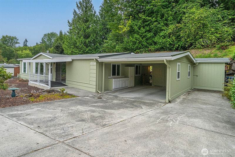 4th image of 17336 Woodcrest Drive NE