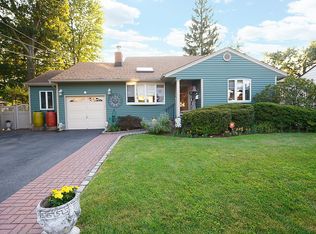 3 Miller Blvd, Syosset, NY 11791