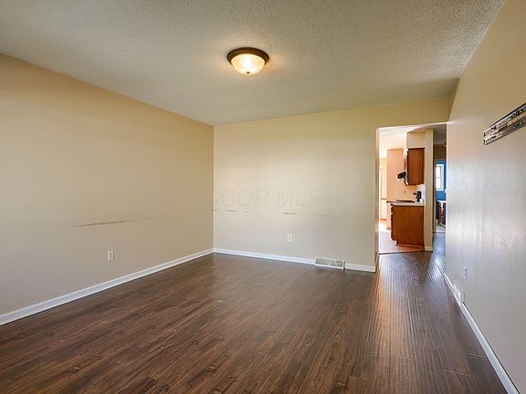 4th image of 1656 W 5th Ave