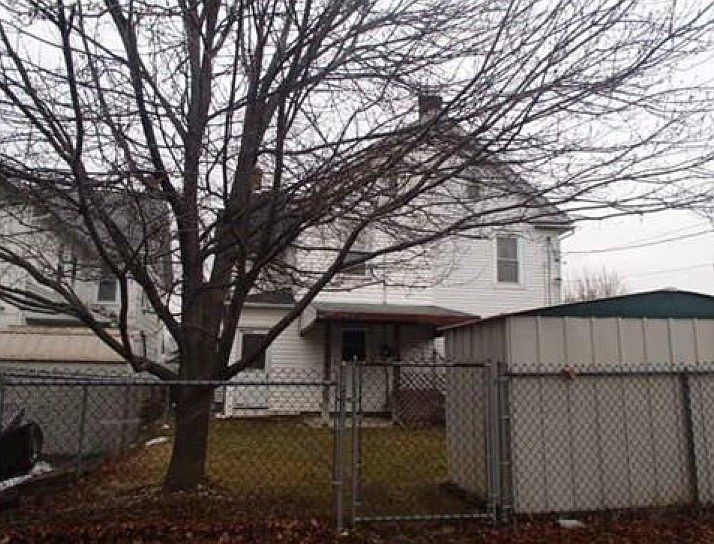2nd image of 405 Buttonwood St