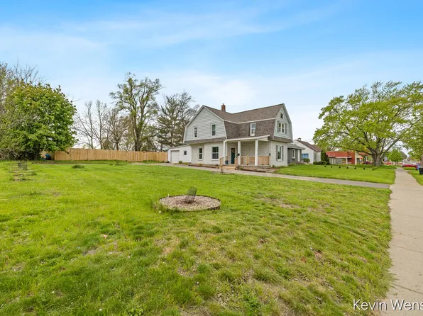 1312 Leonard St NE, Grand Rapids, MI 49505