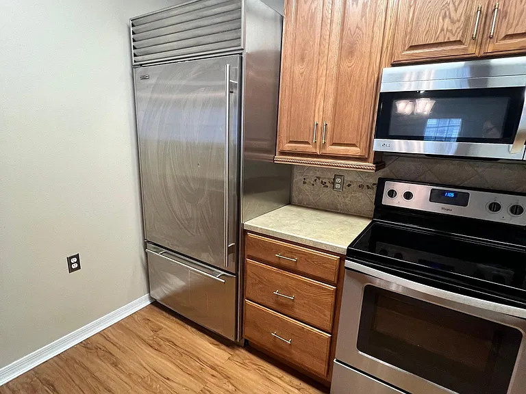1410 Villa Capri Cir #306 — Photo 5