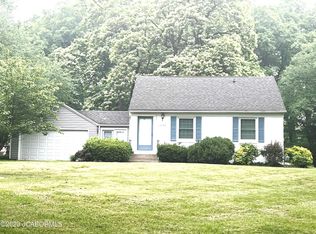 3202 Country Club Dr, Jefferson City, MO 65109
