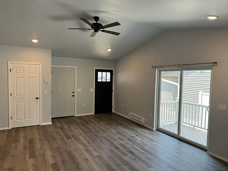 2835 Patch St — Photo 12