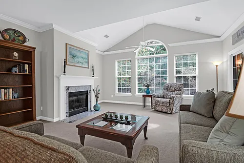 1328 Kingsford Ln Photo 1