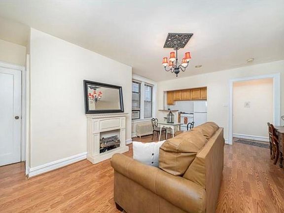 5th image of 56 Glenwood Ave APT 28