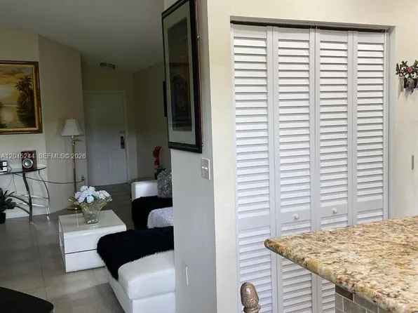 13302 SW 152nd St APT 3008, Miami, FL 33177