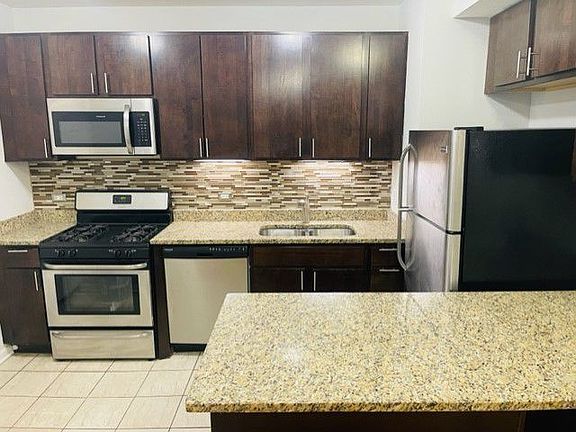 2nd image of 5118 W Sunnyside Ave #1S