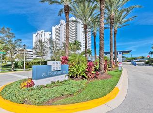 15051 Royal Oaks Ln APT 906, North Miami, FL 33181