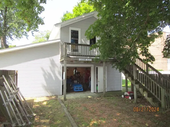 9 McCollum St, Hillsdale, MI 49242