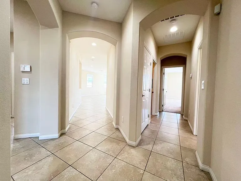 5729 Tideview St — Photo 14