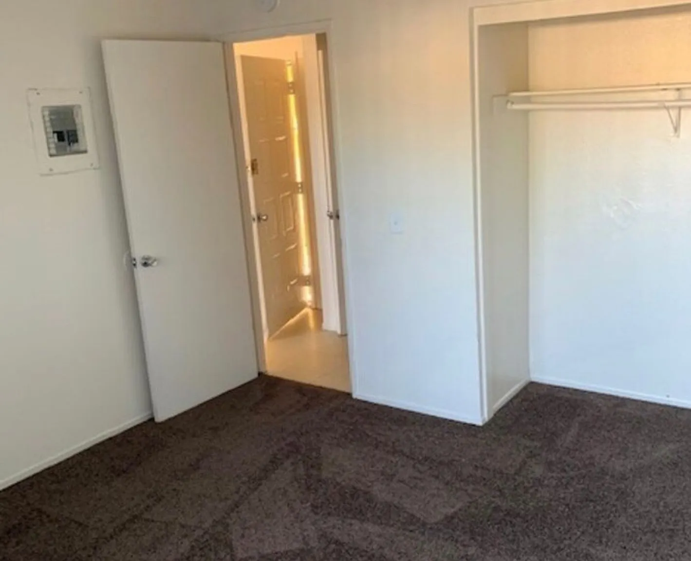 Vintage Apartments — Photo 2