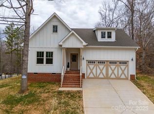 5101 Thornhill Dr, Gastonia, NC 28052