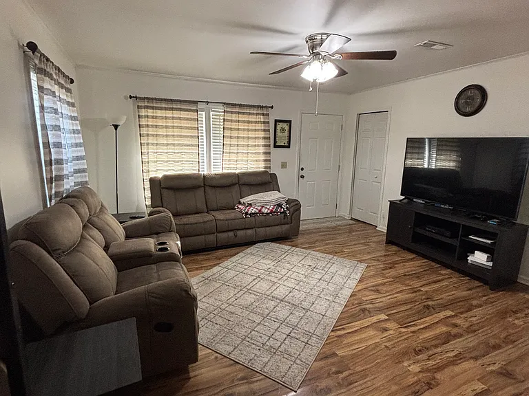 403 Madeline Dr — Photo 8
