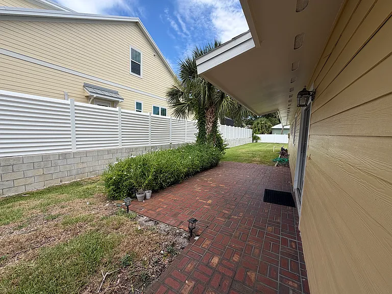 104 Oakwood Ave — Photo 25