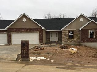 208 Longleaf Pine Dr, Festus, MO 63028