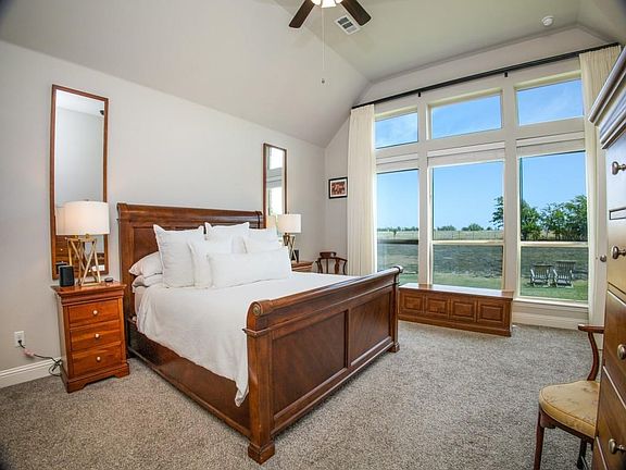 3rd image of 1556 Lynx Loop Dr