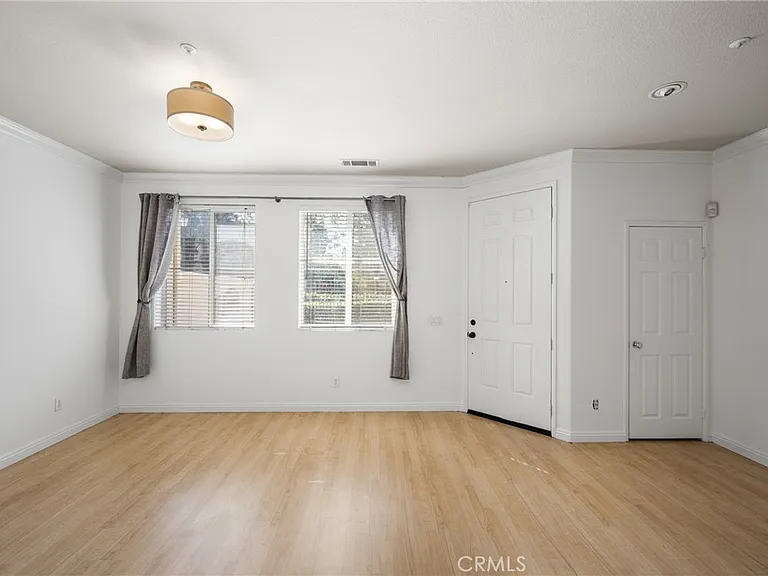 24 Crestline #103 — Photo 11