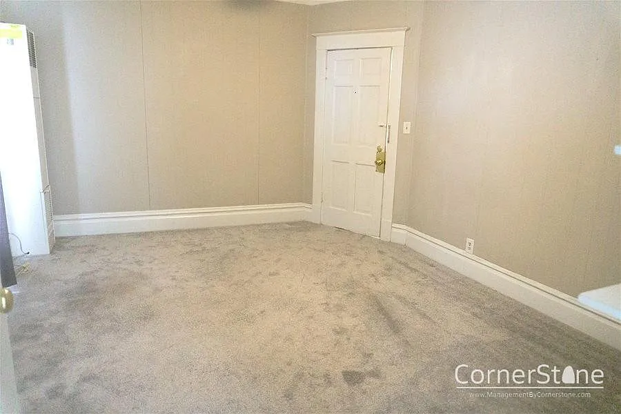 Studio, 700 sqft, $850 — Photo 4