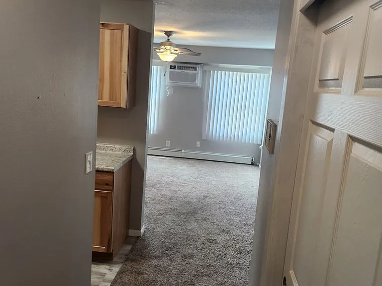 Pleasant Court Apartments — Photo 7