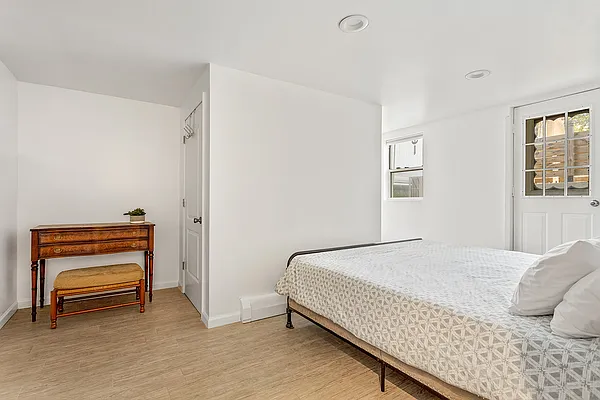 Sold by Corcoran | media 14