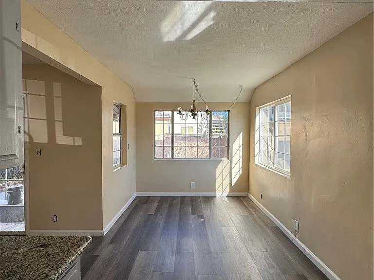 921 Carob Way — Photo 7