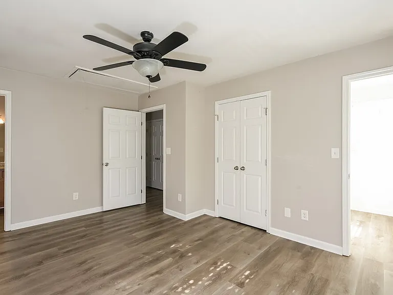 122 Village Pkwy — Photo 9