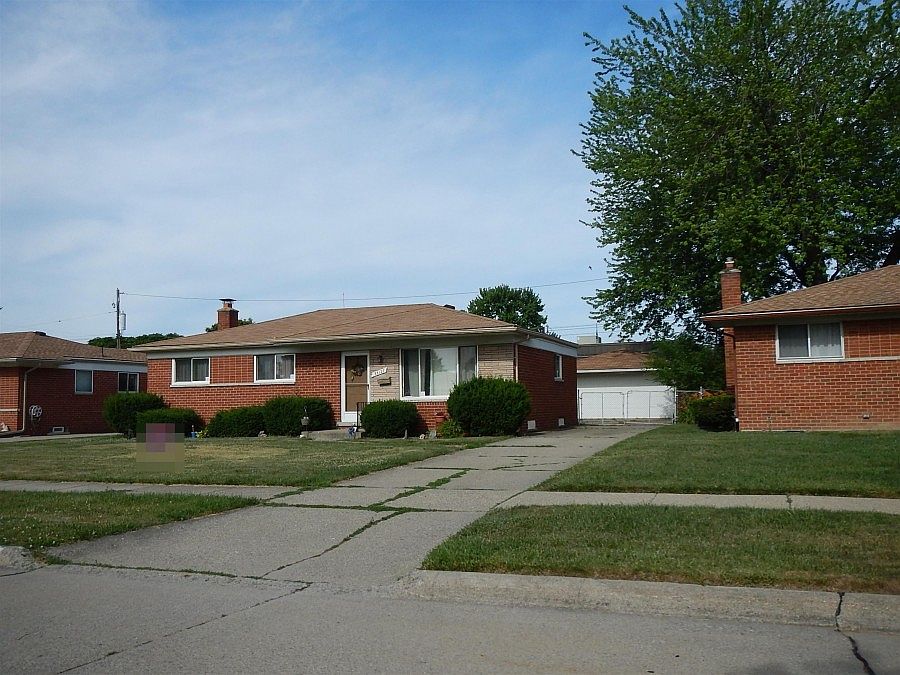 2nd image of 33127 Brownlea Dr