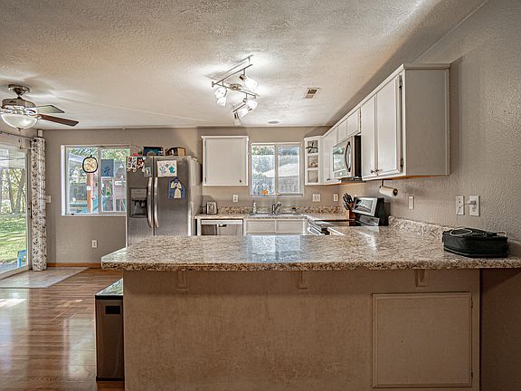 5th image of 1190 White Chapel Dr