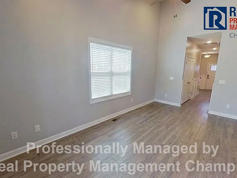 148 Lincoln Place Cir — Photo 4