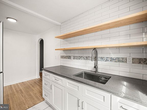 3rd image of 5 Trent Rd